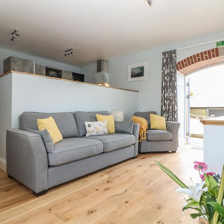 Dexter, Penryn Villa Bagian luar foto